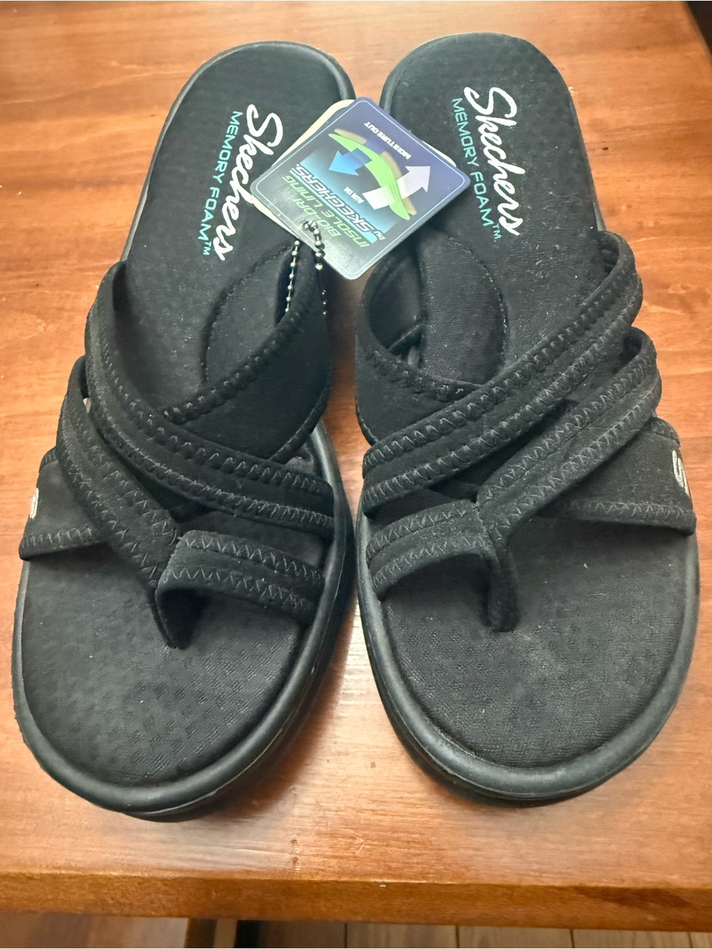 Skechers Black Crisscross Toe-Loop Memory Foam Sandals - Cali sandal